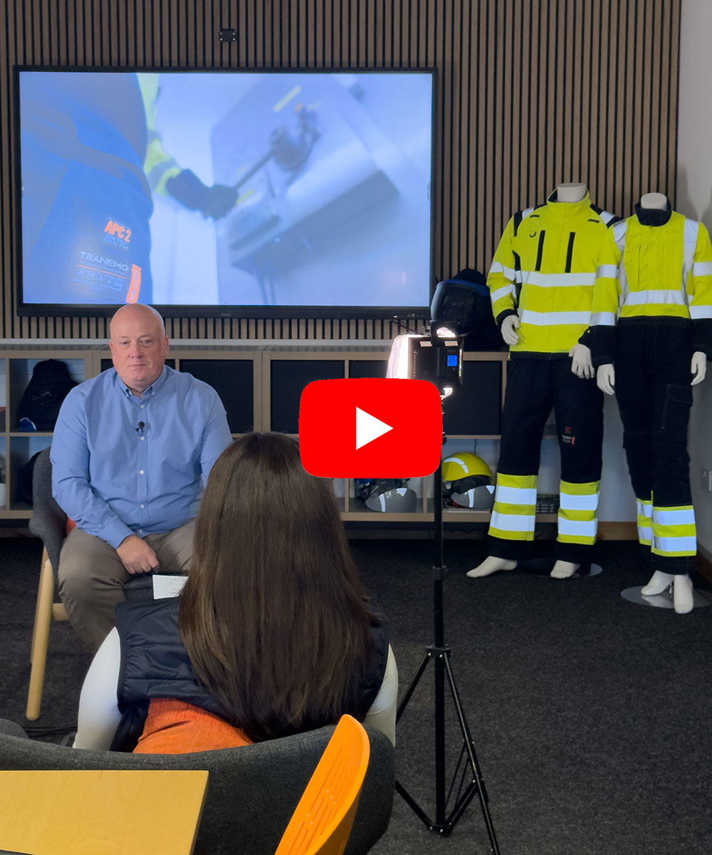 Interview mit Christopher Smith, ABB-Auditor für Gesundheit und Sicherheit Interview-with-christopher-smith-ABB-Arc-protection-saves-lives-play